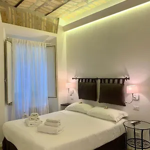 Luxury Near Colosseum 2*, Roma Italia